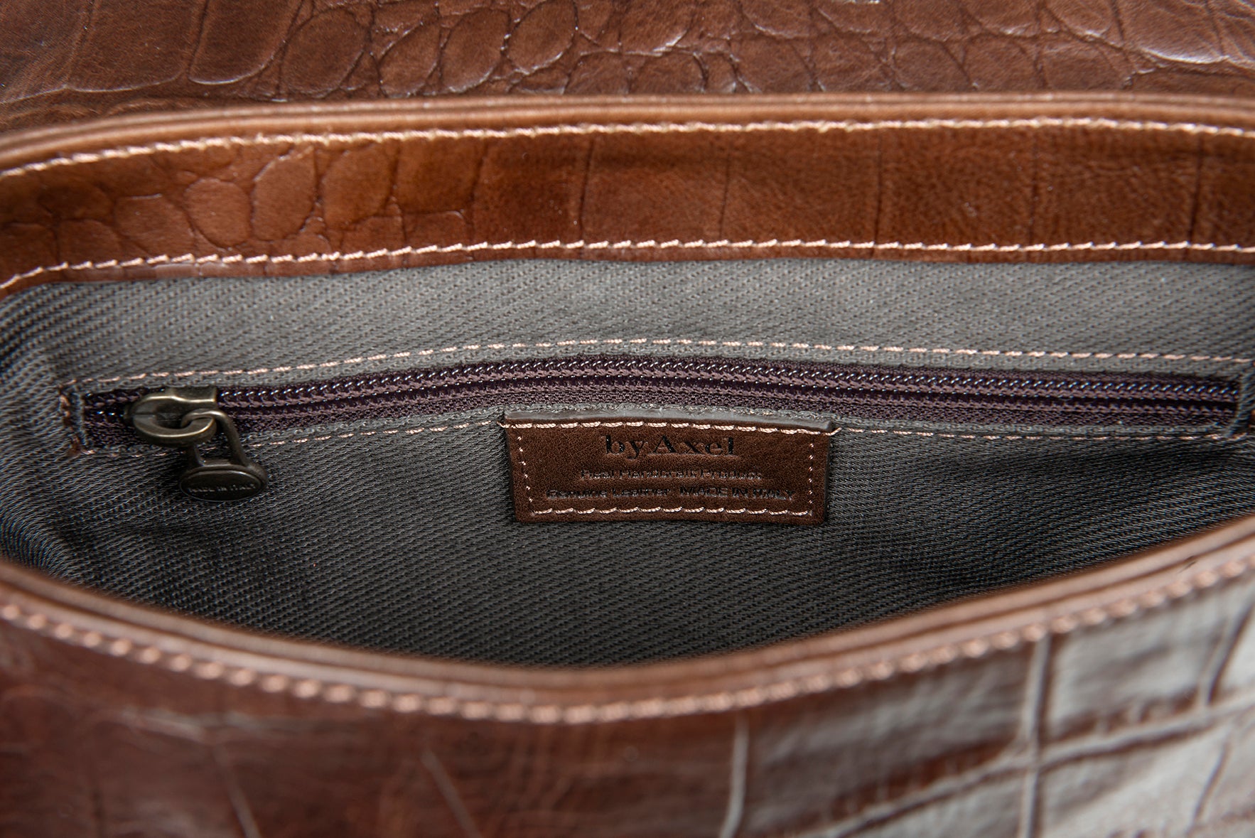 SADDLE BAG GRAIN CROC DARK BROWN