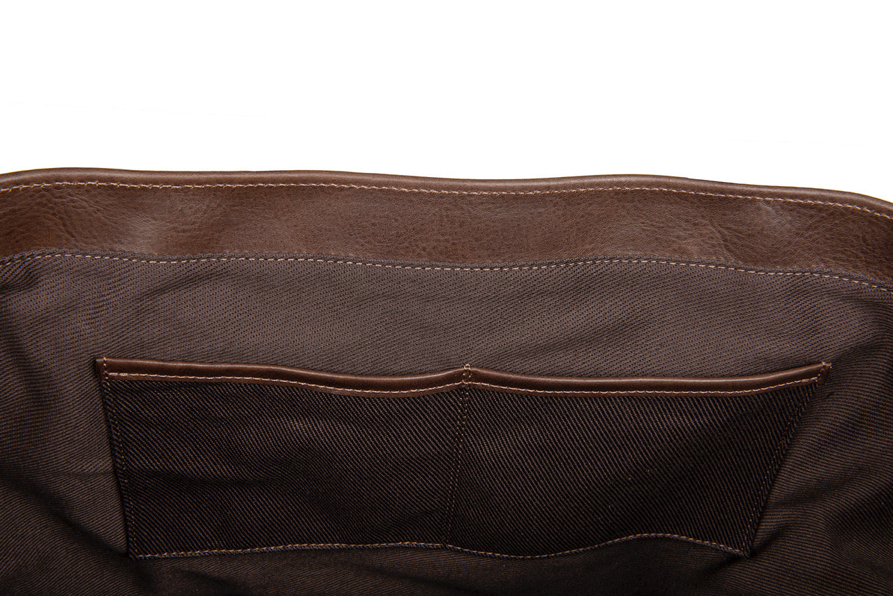 byAxel Tote Bag i brunt läder tillverkad i italien