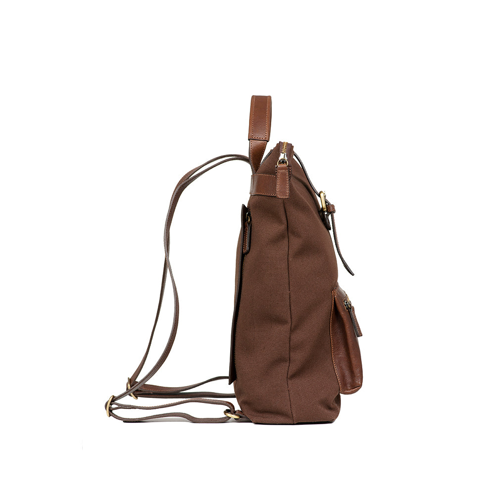 byAxel brun ryggsäck tillverkad i Italien av äkta läder och canvas