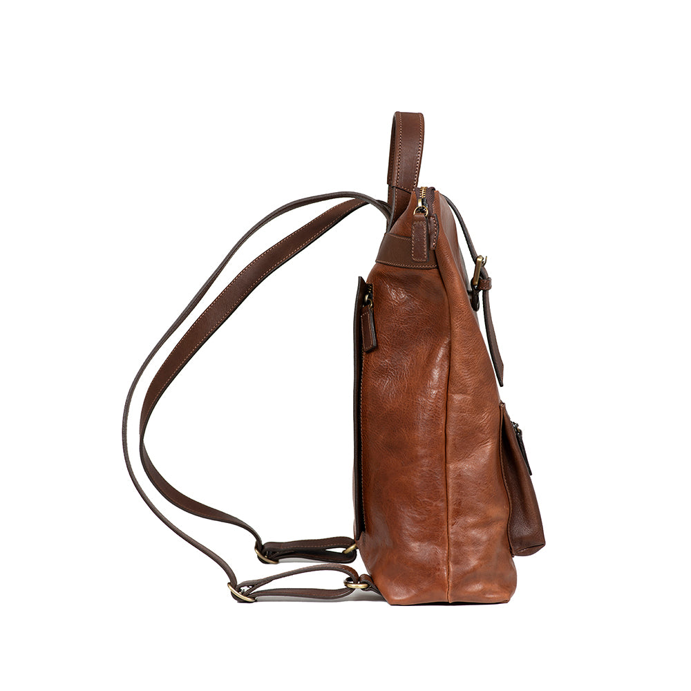 byAxel brun ryggsäck tillverkad i Italien av äkta läder